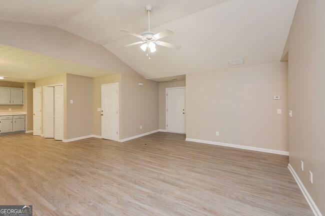 Building Photo - 235 Cypress Dr