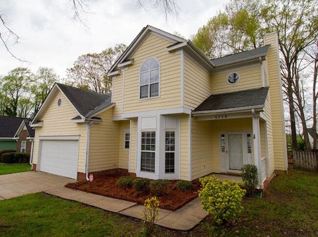 Foto del edificio - Desirable Home in Charlotte!