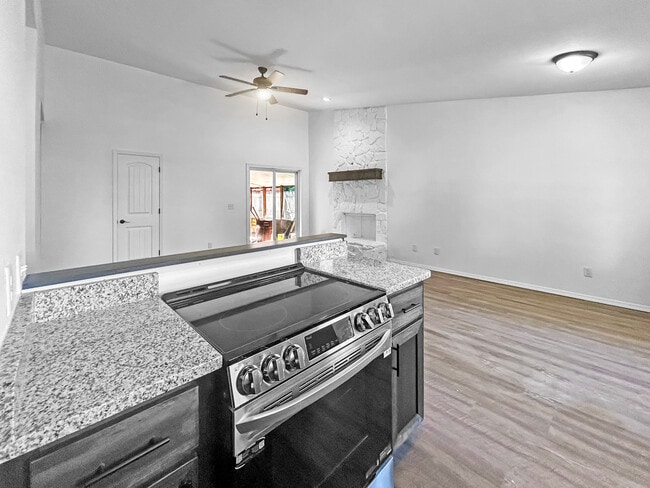Building Photo - 1805 Southcrest Dr