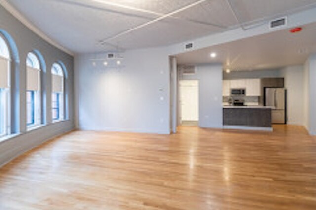 Building Photo - 145 Munroe St