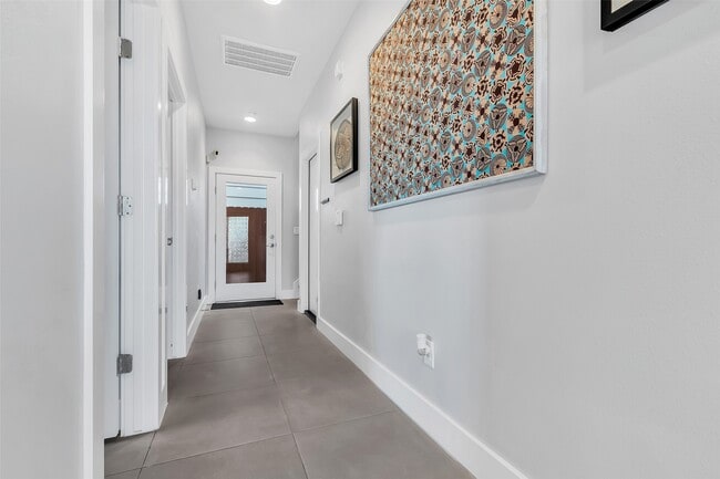 Foto del edificio - 5021 Nichols St