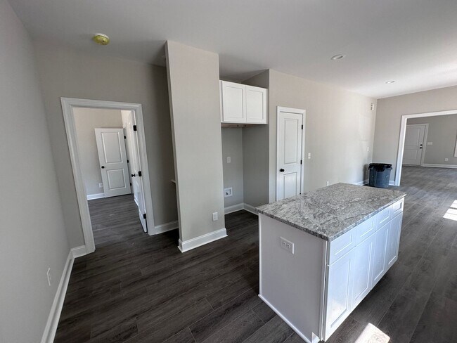 Foto del edificio - New Construction 3 Bedroom House