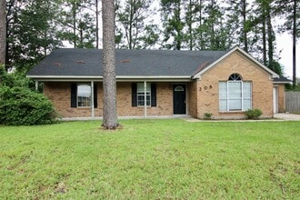 Building Photo - 208 Woodbridge Rd