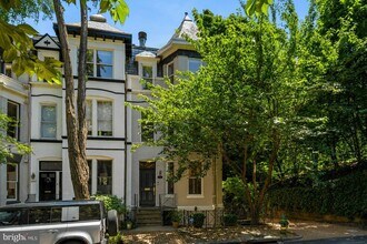Building Photo - 3044 Cambridge Pl NW