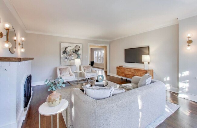 Foto del edificio - 1628 W Columbia Ave