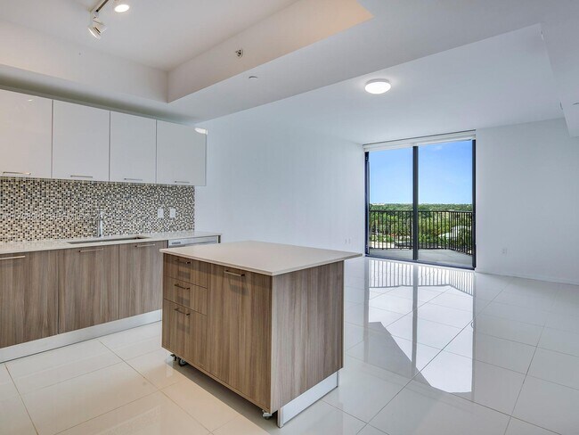 Foto del edificio - 5300 Paseo Blvd