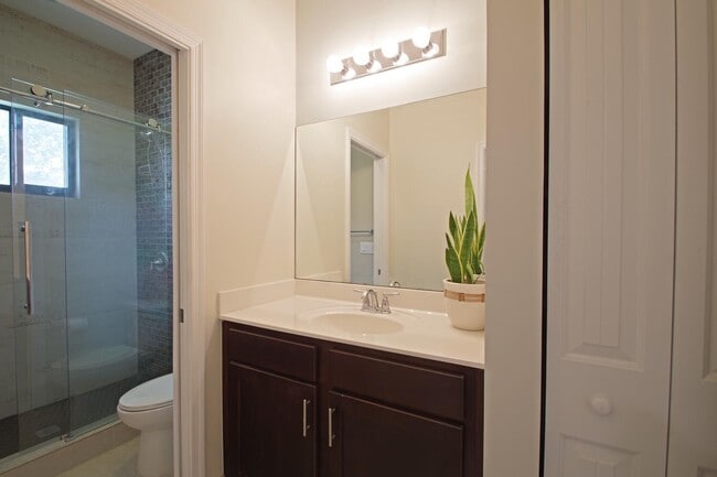 Building Photo - 4212 N Dixie Hwy