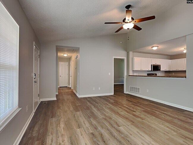Building Photo - 38 Coachmen Ct