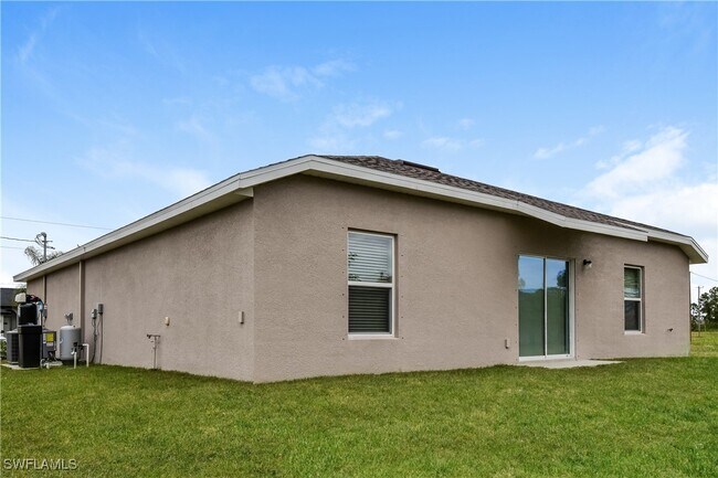 Foto del edificio - 2501 NW 28th Terrace