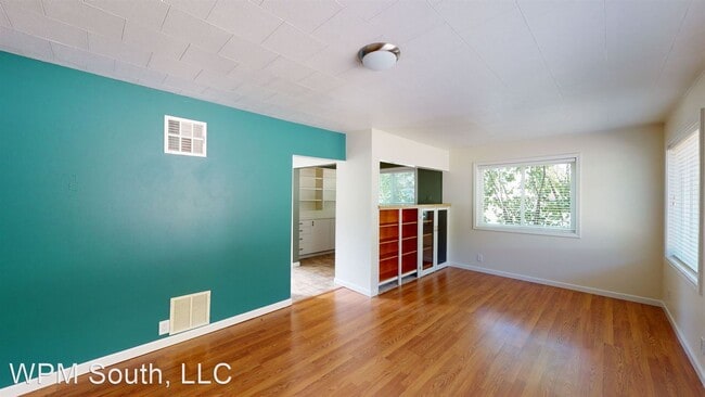 Foto del edificio - 2 br, 1 bath House - 17617 SE May Valley Rd