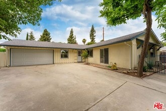 Building Photo - 22736 Cantlay St