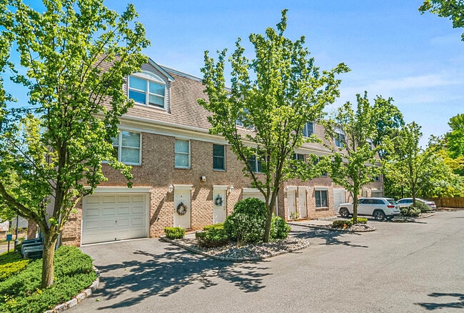 Building Photo - Carriage House Townhomes