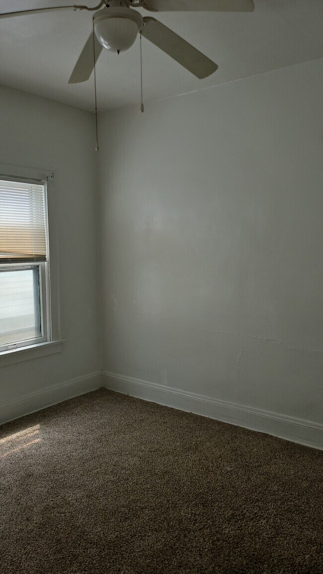 Foto del edificio - 3685 E 147th St