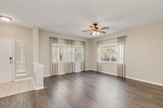 Building Photo - 12423 Forest Lake Cir E