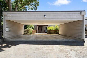 Building Photo - 7555 N Edgewater Ave