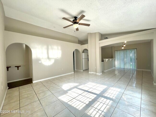 Building Photo - 7329 Lawn Tennis Ln