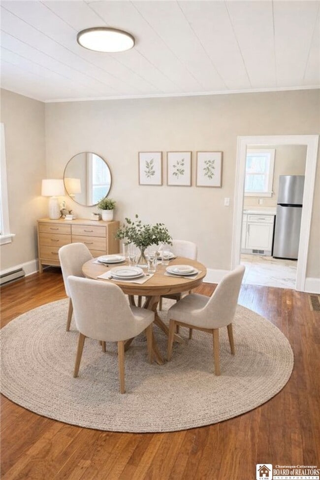 Building Photo - 148 Maple St