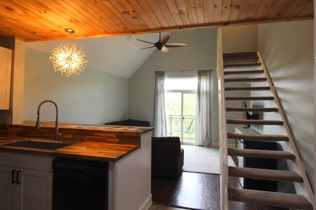 Building Photo - 1330L Hunters Rd