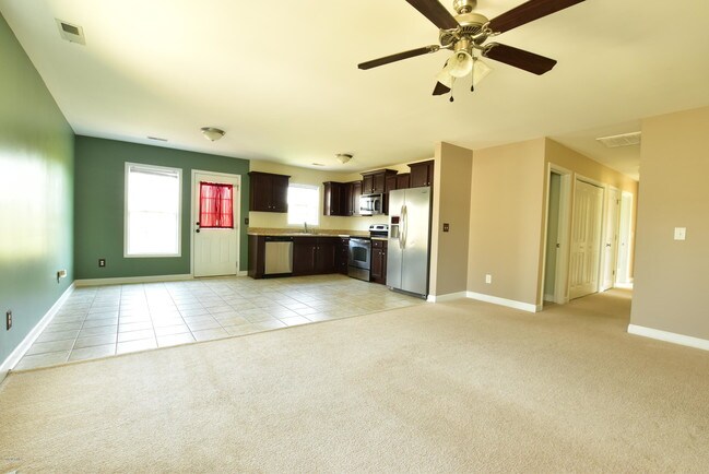 Building Photo - 461 Sand Ridge Rd