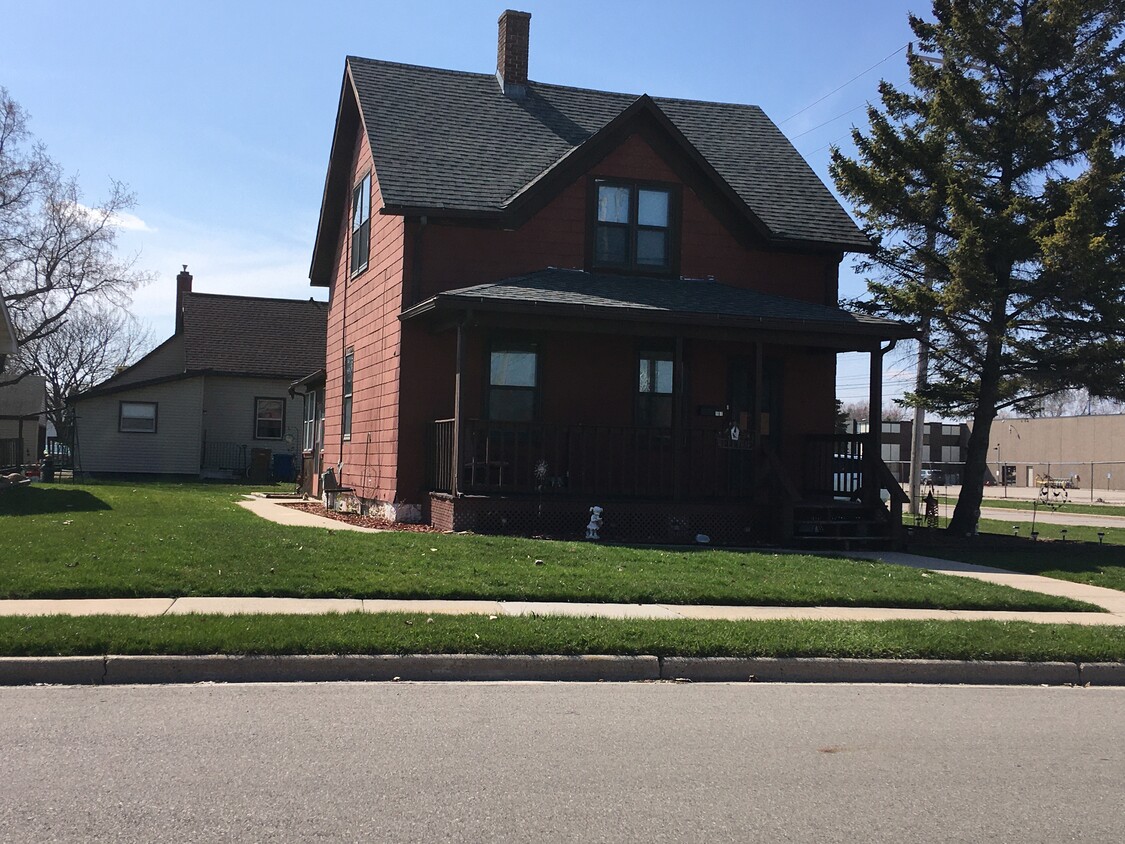 101 Railroad St, Menasha, WI 54952 House for Rent in Menasha, WI