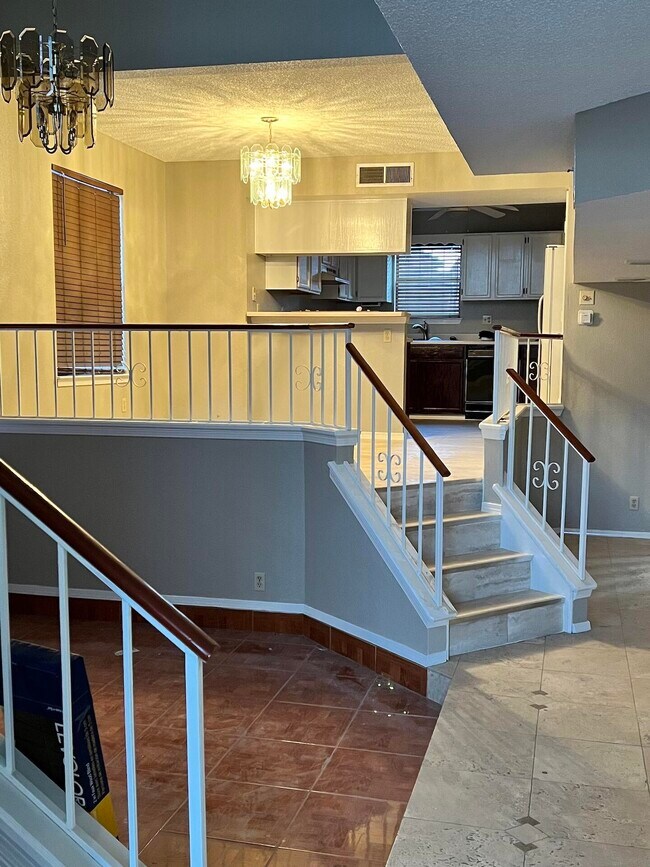 Building Photo - 2905 Gilberto Avila St