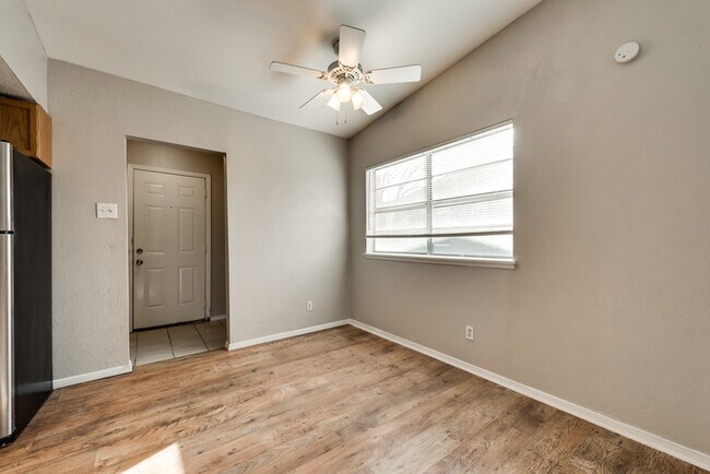 Building Photo - Cozy 3 bedroom 2 bath home in Richardson