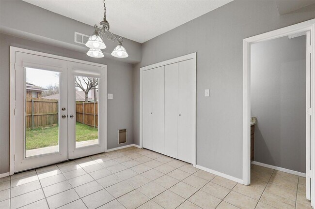 Foto del edificio - 8943 Camfield Way St