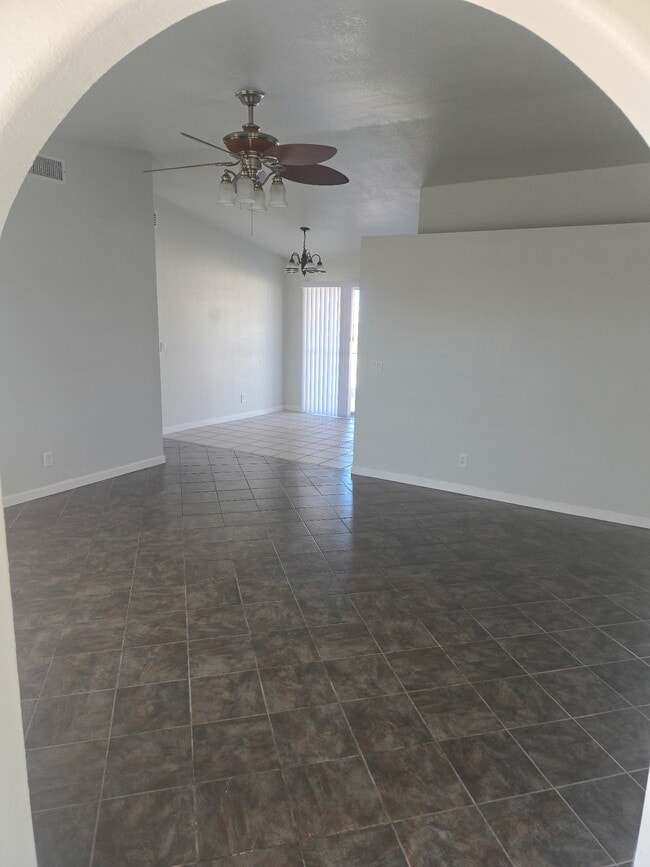 Building Photo - 3421 Yavapai Dr