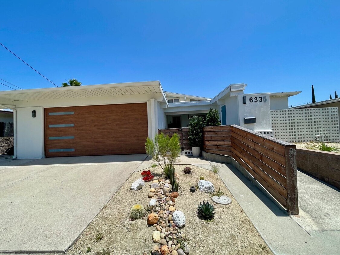 Primary Photo - Gorgeous Mid century Modern home in San Ca...