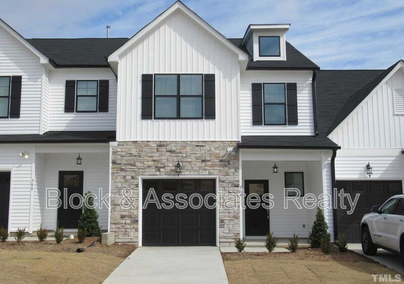 Foto principal - 764 Putney Hl Rd