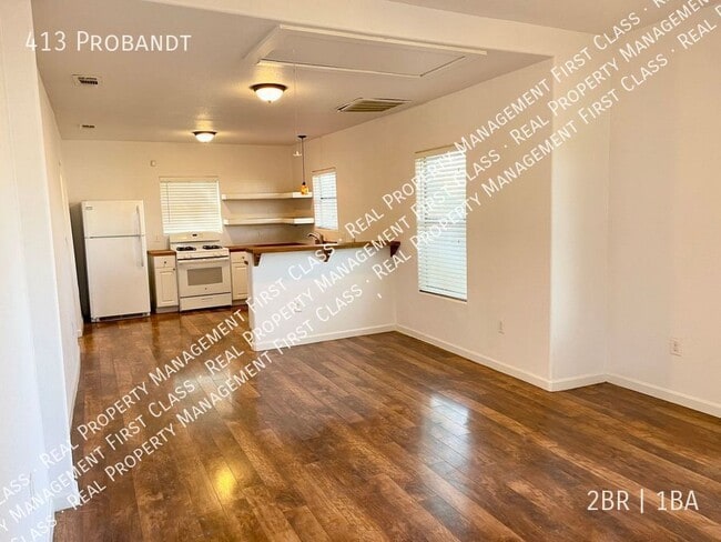 Building Photo - 413 Probandt-