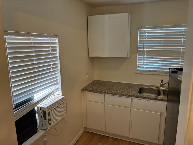 Foto del edificio - 3731 Jasmine St