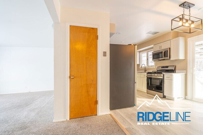 Foto del edificio - 204 19th Ave NW