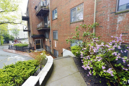 Building Photo - 171 South St