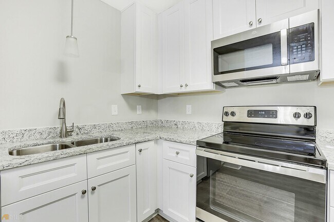 Building Photo - 2940 Diana Dr SW