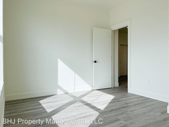 Building Photo - 3 br, 2 bath House - 4645 Oxbow Drive