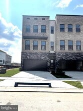 Building Photo - 876 Amity St
