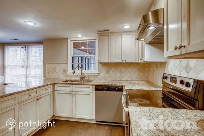 Foto del edificio - 812 Duffy Ct