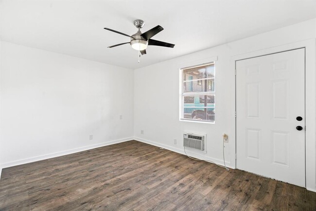 Building Photo - 7430 Mount St