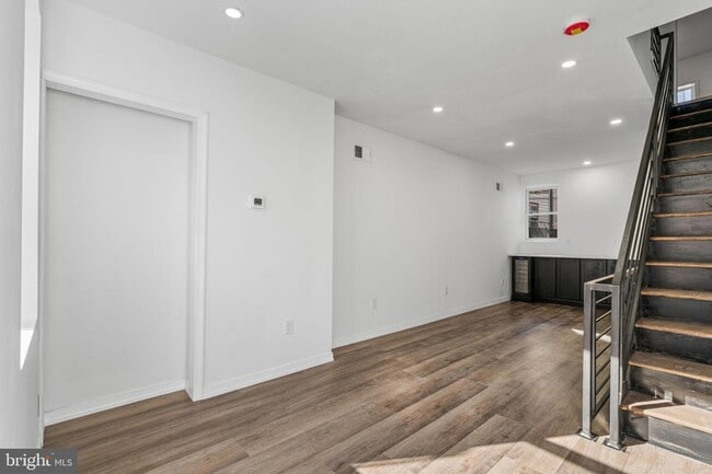 Building Photo - 3058 Tilton St
