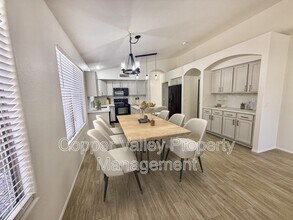 Building Photo - 2326 W Gambit Trail
