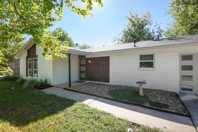 Building Photo - 10410 Quail Ridge Dr