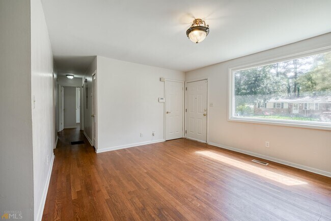 Building Photo - 866 Bonneville Terrace NW