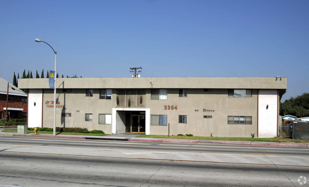 Primary Photo - El Monte Townhouses