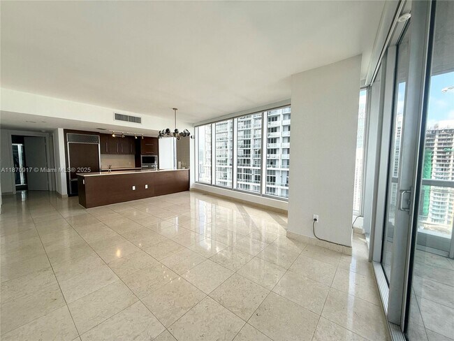 Foto del edificio - 475 Brickell Ave