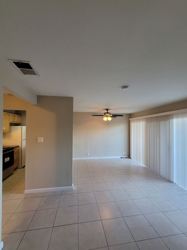 Building Photo - 2608 Nevada Ln