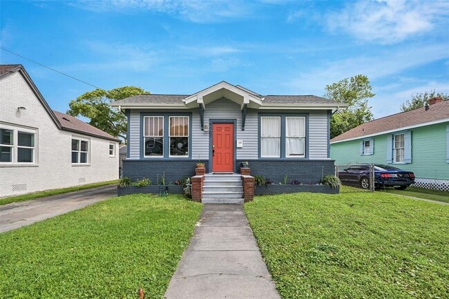Building Photo - 4307 Ave Q 1/2