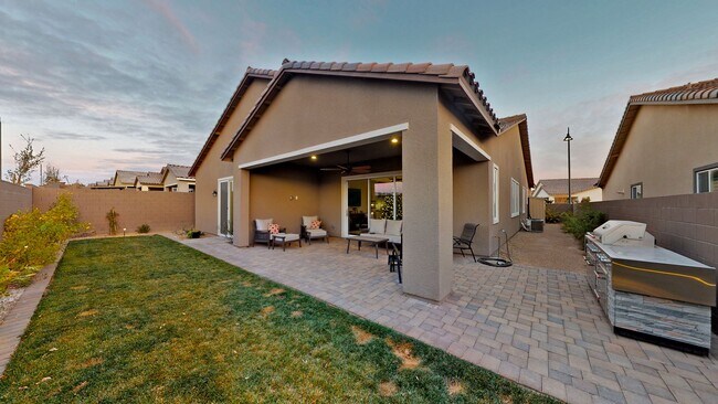 Foto del edificio - Amazingly upgraded single story home in “I...
