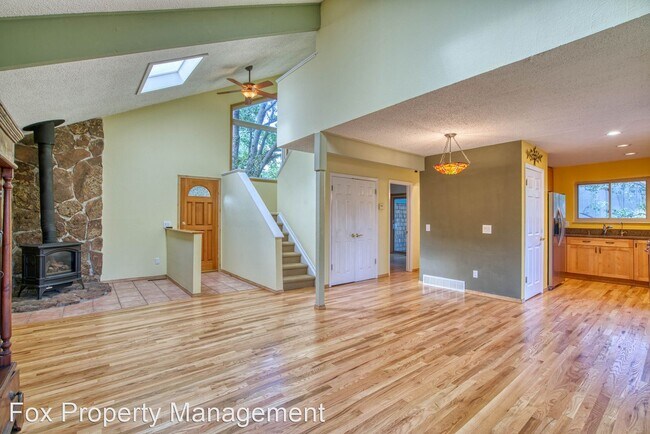 Building Photo - 4 br, 1.5 bath House - 4438 Driftwood Place