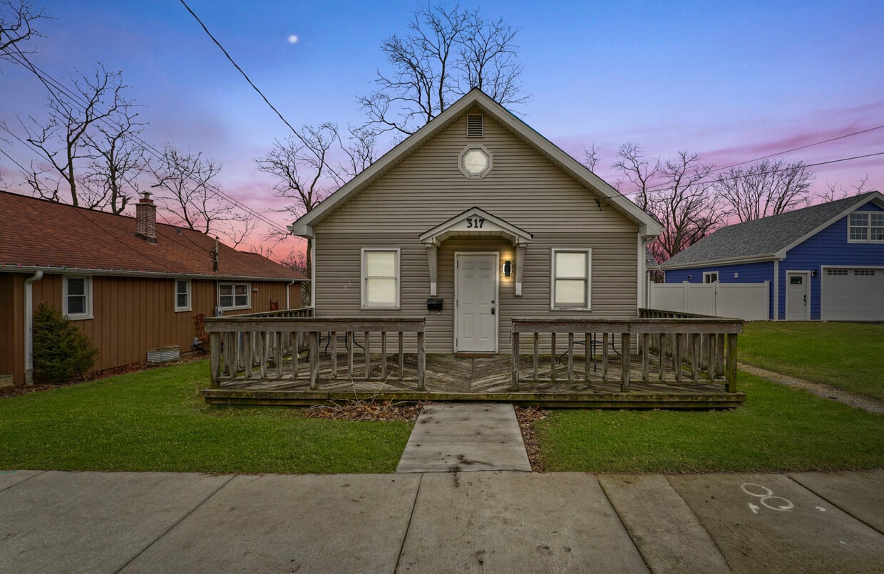 317 E 6th St, Lockport, IL 60441 House Rental in Lockport, IL